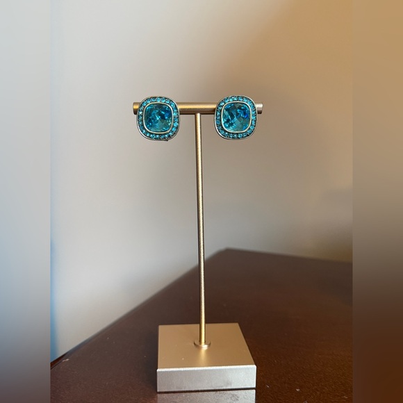 Heidi Daus Aqua Blue Swarovski Crystal Rounded Square Stud Earrings - Picture 6 of 9